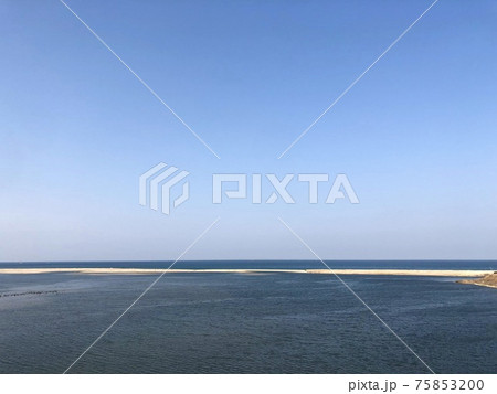 ビーチ 空 屋外 75853200