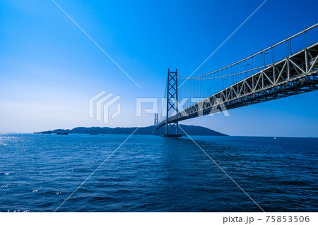 明石海峡大橋と淡路島 明石海峡大橋と淡路島 75853506