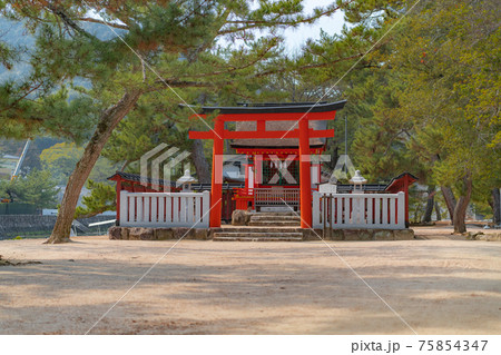 世界遺産宮島の厳島神社近くの清盛神社の写真素材