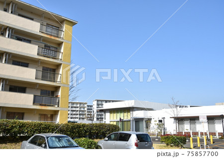 消えゆく昭和の団地と令和の団地 75857700