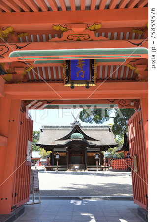 住吉大社　角鳥居から第三本宮を望む　(大阪市住吉区) 75859576