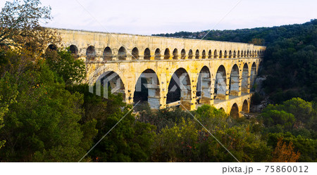 Pont du Gard, an ancient Roman bridge in southern France 75860012