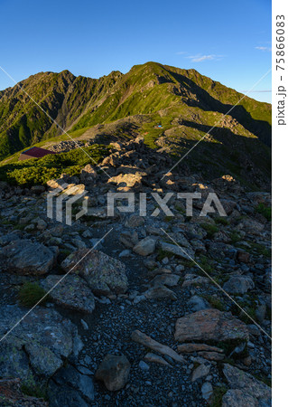 朝の間ノ岳と中白根山 朝の間ノ岳と中白根山 75866083