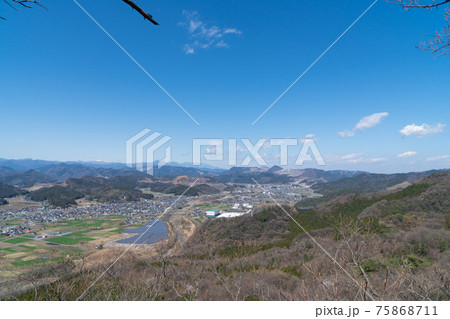 高鳥屋山の山頂から見た景色(唐沢山ハイキングコース) 高鳥屋山の山頂から見た景色(唐沢山ハイキングコース) 75868711