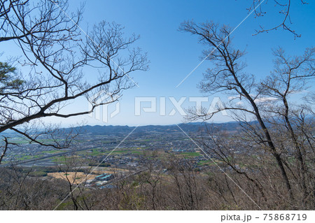 高鳥屋山の山頂から見た景色(唐沢山ハイキングコース) 高鳥屋山の山頂から見た景色(唐沢山ハイキングコース) 75868719