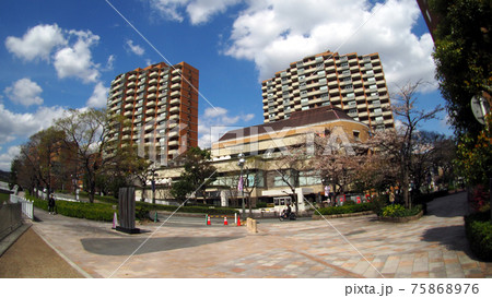 宝塚の駅前 宝塚の駅前 75868976