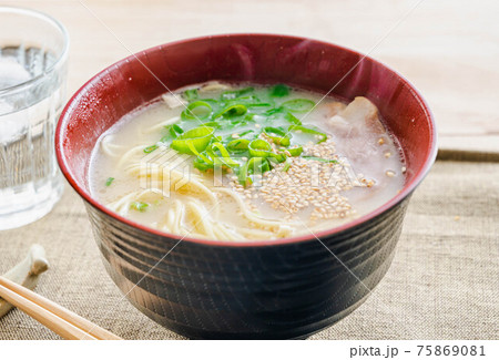 豚骨ラーメン 75869081