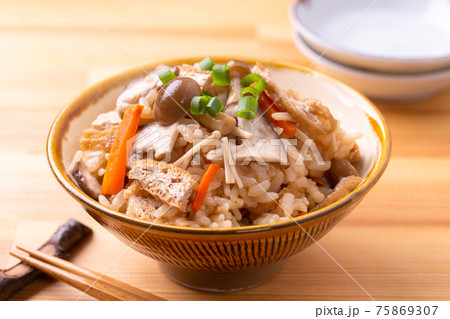 きのこの炊き込みご飯 75869307