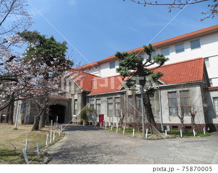 倉敷中央病院にあるレトロな建築物 75870005