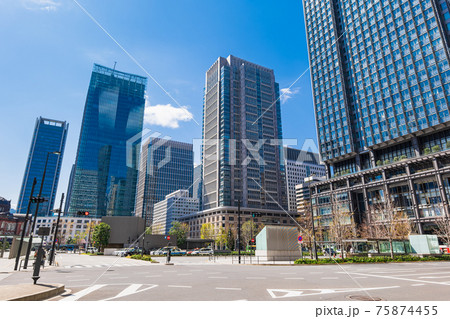 東京駅　丸の内口　駅前広場 75874455