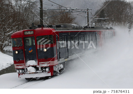冬の北しなの線115系電車(長野⇔妙高高原) 冬の北しなの線115系電車(長野⇔妙高高原) 75876431