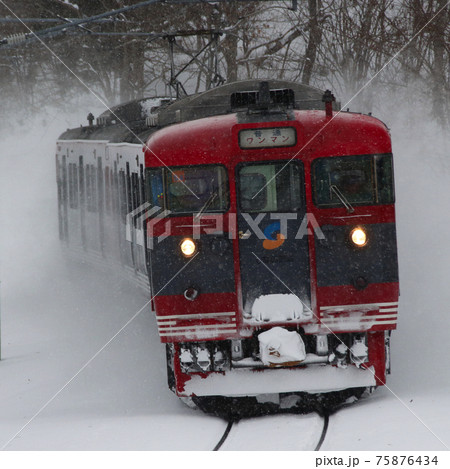 冬の北しなの線115系電車（長野⇔妙高高原） 75876434