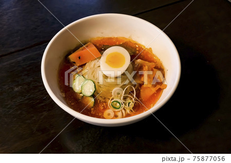ご当地グルメ、食べ物、写真 盛岡名物、盛岡冷麺 盛岡三大麺のひとつ ご当地グルメ、食べ物、写真 盛岡名物、盛岡冷麺 盛岡三大麺のひとつ 75877056