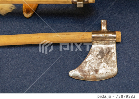 Old Axe Old Axe 75879532
