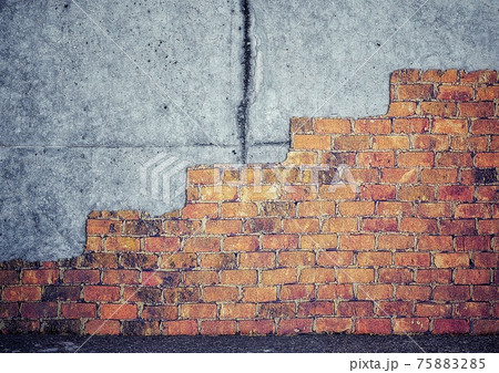 レンガの階段とコンクリートの壁 レンガの階段とコンクリートの壁 75883285