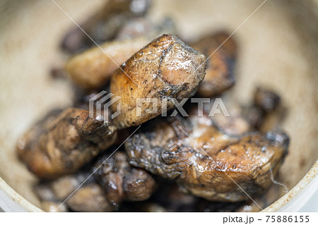 鶏の炭火焼 75886155