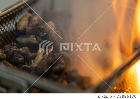 鶏の炭火焼 75886170