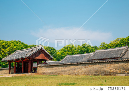 Jongmyo Shrine in Seoul, Korea Jongmyo Shrine in Seoul, Korea 75886171
