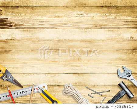 工具と木目の背景素材 - 複数のバリエーションがあります 75886317