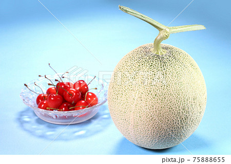 マスクメロンとサクランボ マスクメロンとサクランボ 75888655
