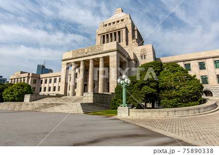 国会議事堂の外観 斜角度（永田町／東京） 75890338