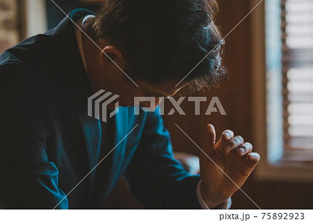 窮地の経営者 窮地の経営者 75892923