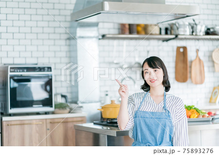 ワンポイントクッキング主婦 75893276