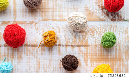 Balls of yarn composition Balls of yarn composition 75893682