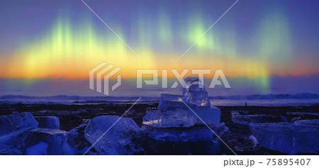 豊頃町のジュエリーアイスとオーロラ合成 豊頃町のジュエリーアイスとオーロラ合成 75895407