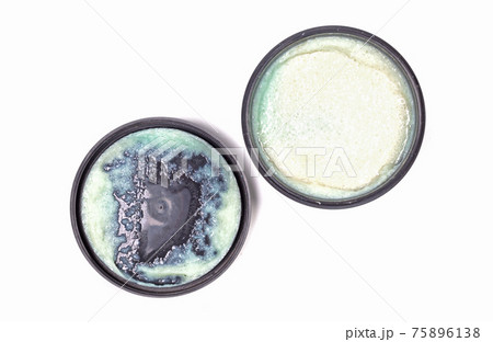 Special bath salt isolated 75896138