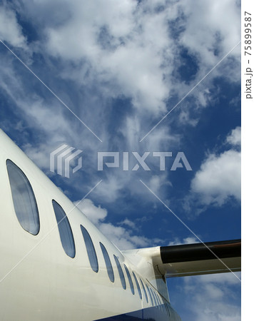 windows of an aeroplane ( plane window) 75899587