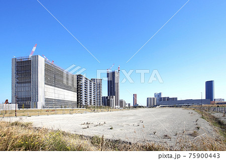 開発の進む福岡県福岡市のアイランドシティ　2021年3月 75900443