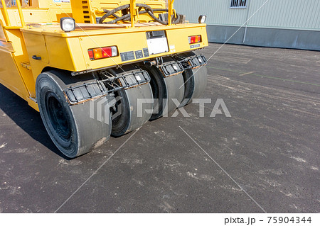 舗装用ローラ タイヤローラ 舗装用ローラ タイヤローラ 75904344
