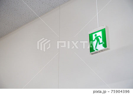 通路誘導灯　避難設備 75904396