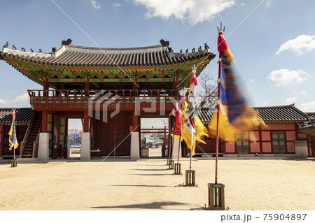 韓国 伝統 水原華城 75904897