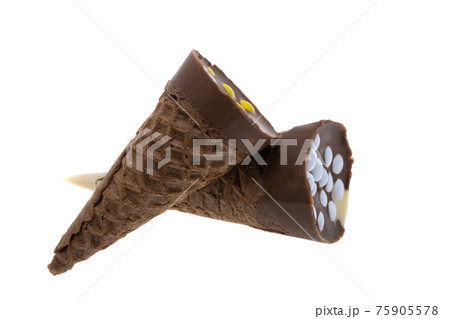 waffle cone with dessert isolated 75905578