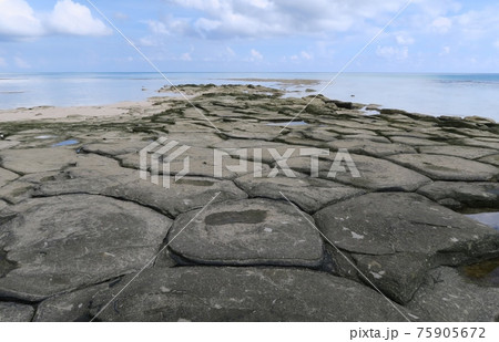 久米島の畳石 沖縄 久米島の畳石 沖縄 75905672