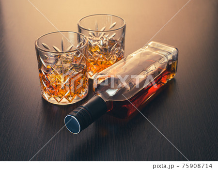 alcoholic drink, whiskey alcoholic drink, whiskey 75908714