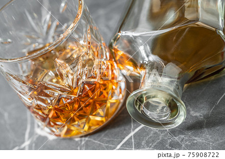 alcoholic drink, whiskey 75908722