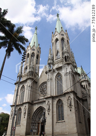 サンパウロ市にあるセー大聖堂　ブラジル 75912289