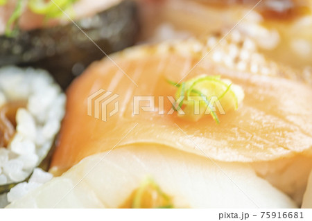 お寿司のお弁当 お寿司のお弁当 75916681