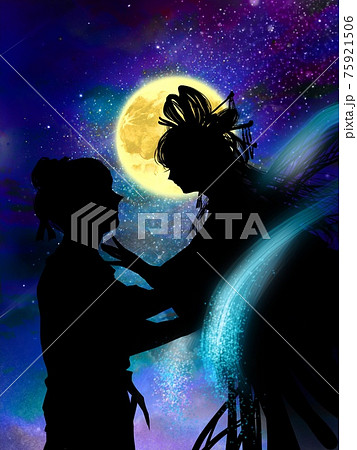 夜空に輝く天の川と流れる雲と再会する織姫と彦星のシルエット 75921506