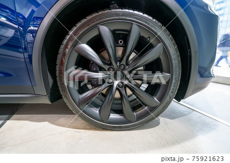 電気自動車　次世代　環境配慮　SUV　22インチ　265/35R 75921623