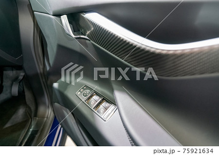 電気自動車　次世代　環境配慮　SUV　ドアハンドル 75921634