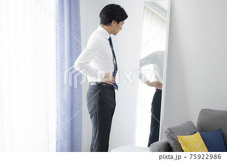 身支度　男性 75922986