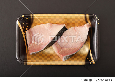 ぶりの切り身 75923843