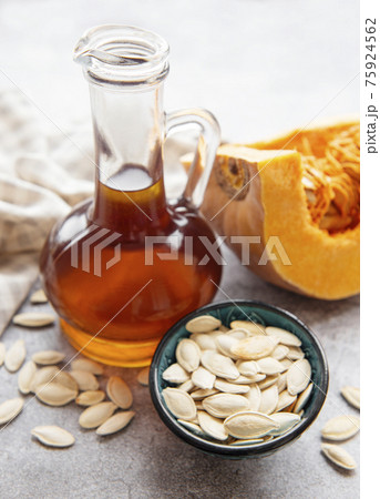 Bottle with pumpkin seed oil 75924562