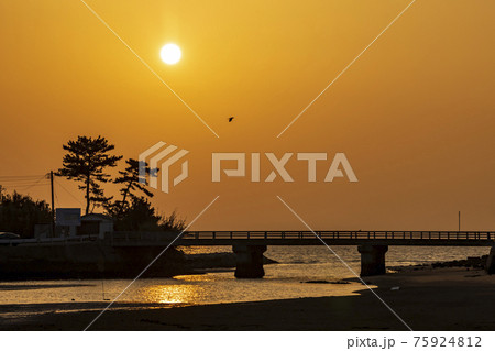 一貴山川の夕日 一貴山川の夕日 75924812