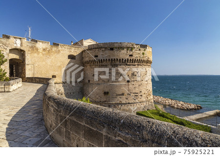 Castello Aragonese castel in Taranto, Apulia, Italy Castello Aragonese castel in Taranto, Apulia, Italy 75925221
