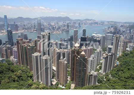ビクトリアピークから望む香港の風景 ビクトリアピークから望む香港の風景 75926231